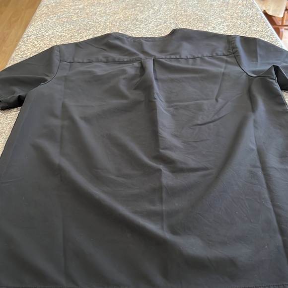 Jaanuu scrub top size medium - Picture 6 of 6